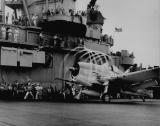 ww2/pacific/12 - F6F taking off from USS YORKTOWN.jpg